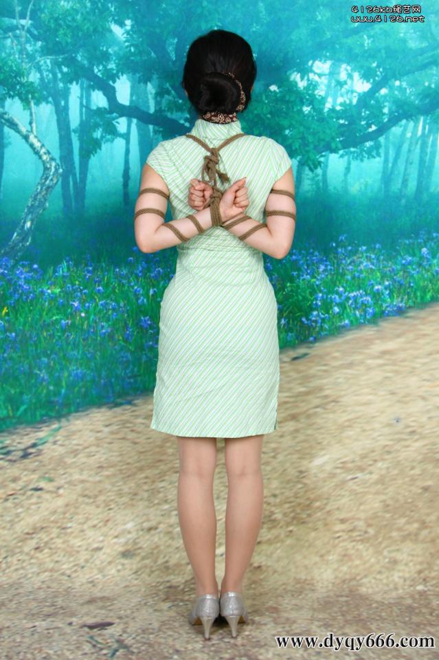 捆绑典雅倩影模特月华 [高手缚（中式五花）,民族（旗袍）,高跟鞋,中国女孩]