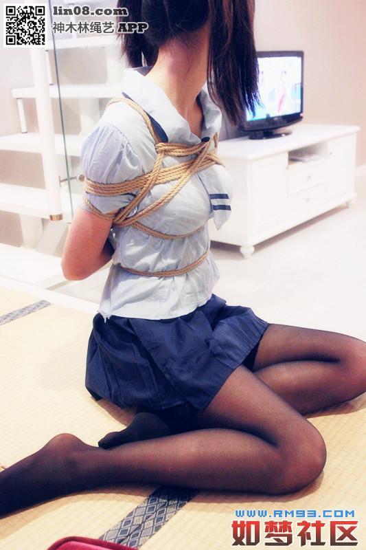 90后小女孩（5） [日式反绑,丝袜,胸缚,高手缚,学生（英式领结）,中国女孩]