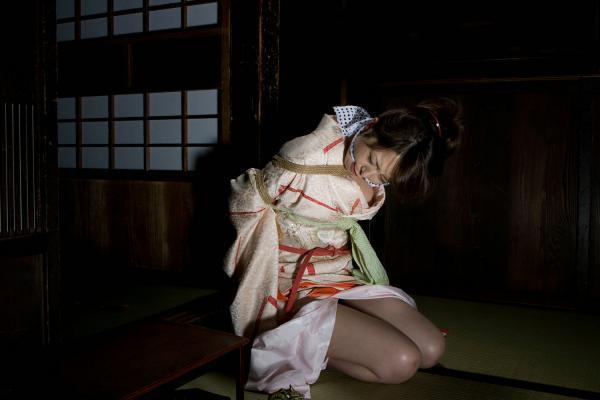 日本和服捆绑 - 日本和服捆绑 堵嘴 [日式反绑,民族（和服）,日本美女,胸缚]