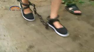 国产-锐度主张-脱狱记 小女子在监狱里受尽各种折磨和暴打，在一次偶然的机会试图逃脱，结果还是被逮住了，后果不用说大家也猜到了