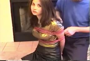 绝对的大美女, 火爆身材让你绑 不是美女你抽我脸, 捆绑技术也很棒的