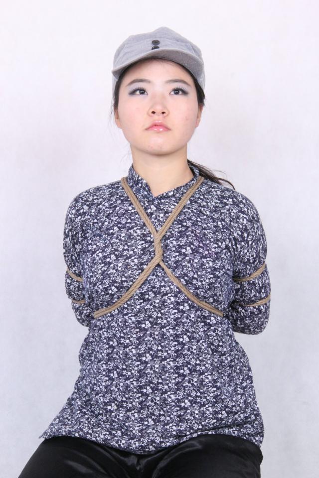 女游击队员2 - 女游击队员2 [高手缚（中式五花）,学生（五四青年）,中国女孩]