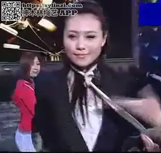 女魔术师的表演 女魔术师