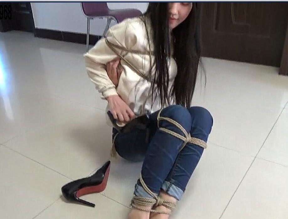 绑架 [高跟鞋,胸缚,中国女孩]