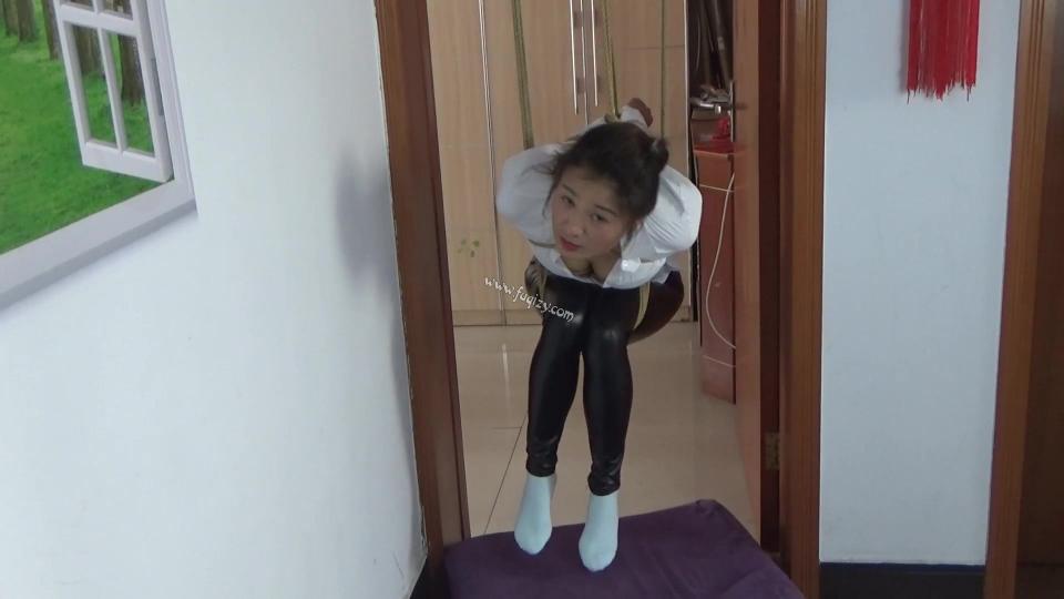 直臂吊缚 - 直臂吊缚 [Gag,Elbows tied,Chinese Female,Socks]