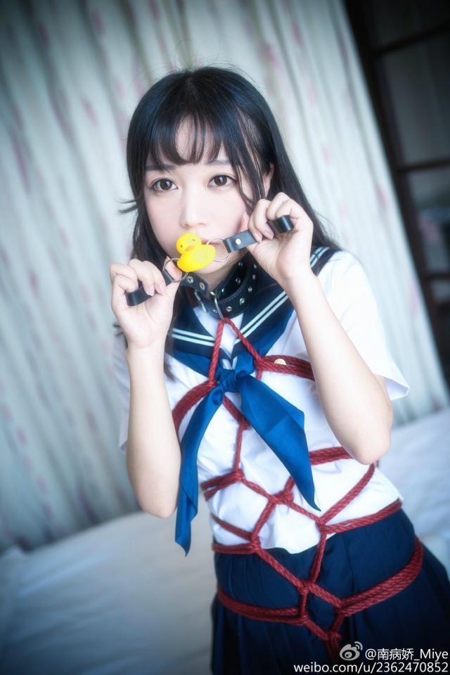 萌妹子 [学生（水手服）,龟甲缚,堵嘴,中国女孩]
