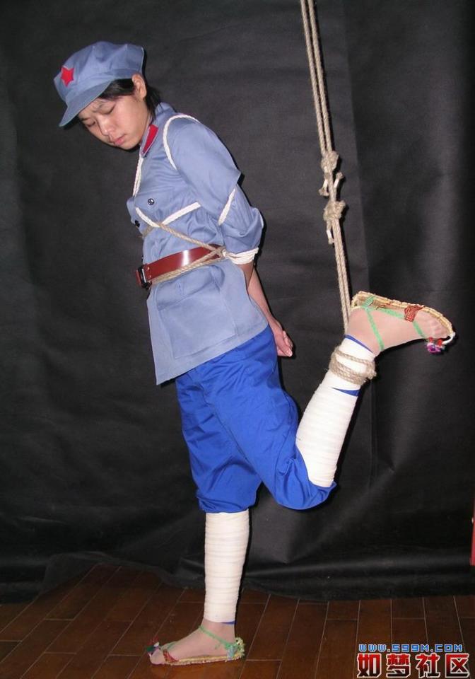 妖妖美图 [单脚吊缚,中国女孩]