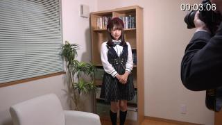 甘い誘い  七瀬 あいり-1-3 小清晰被色狼骗去拍照，直接拍不过瘾，让她绑上绳子更好，结果帮上了，连最也堵上了，这下小美女是跑不掉了，也没法求救了，成了色狼的盘中餐了。