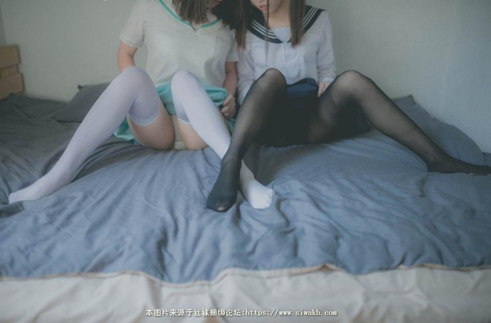 百合 [丝袜,学生（水手服）,日本美女,白丝,长筒袜,百合女同,恋足]