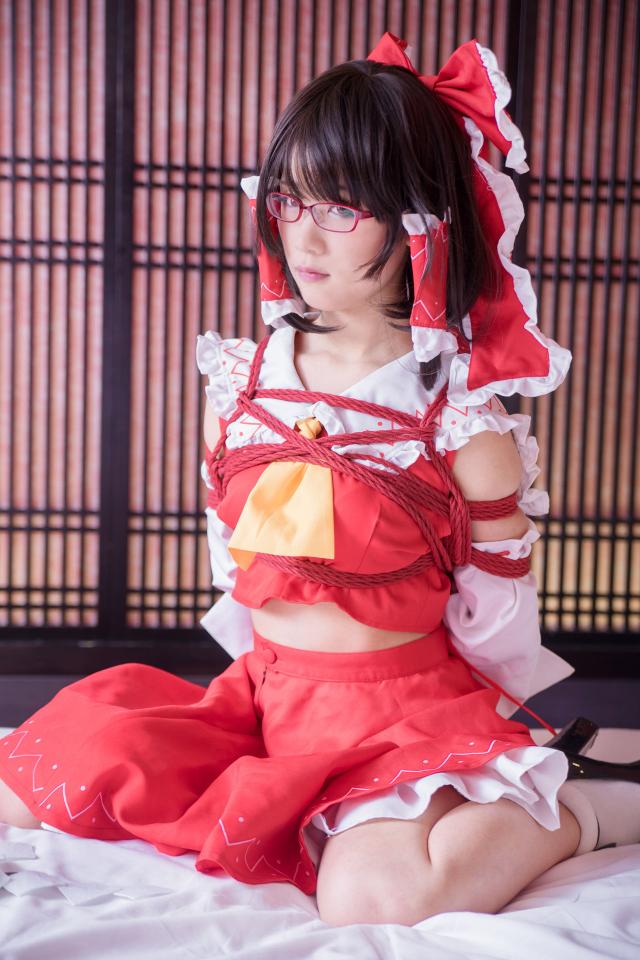 [きたえり！ (北見えり)] 東方紅眼鏡 - 捕捉一只带眼睛的灵梦
