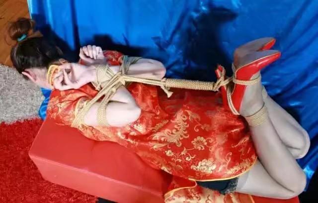 缚美 - 挑选了一下，希望大家喜欢 [Chi-pao,Hogtie (Lying on stomach),High heel]
