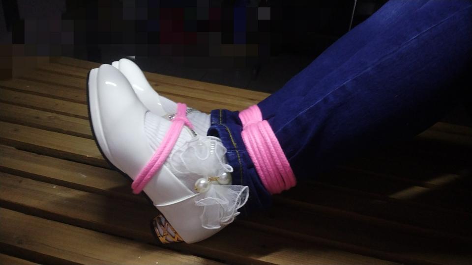 花里胡哨 - 大家有什么想看的服装或者绑法，私信我好啦~(/≧▽≦)/  想QQ私聊的直接私信备注QQ号就好啦
