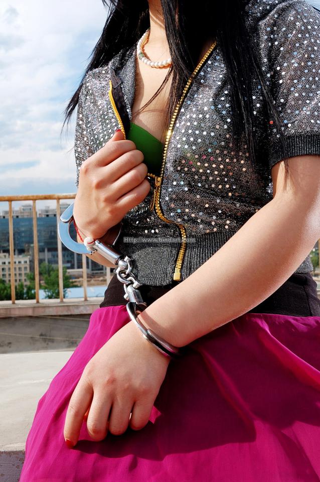  [Handcuff]