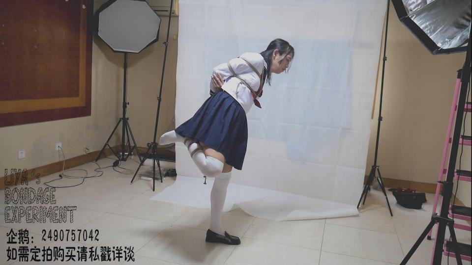 【莉雅的定拍之作】白丝JK 日式折腿单腿跳 视频编号：liya-dp-036<br>兔女郎：莉雅<br><br>内容简介：<br>白丝日式，折腿，在屋内单腿跳<br><br><br><br>写在后面：<br>中间莉雅不小心还摔倒了一次，最后结束整个人都跪倒在地上了<br>明天应该会更新一个吊缚的视频，敬请期待<br><br><br><br><br>更多好看的视频请戳我~~~<br><br><span style='color:#b0b0b0;'>[購入後に隠しワードが表示されます]</span><br><br><br><br>视频尺寸：1920*1080 <br>视频大小：721M<br>视频时间：00:30:23<br>解压密码：liya