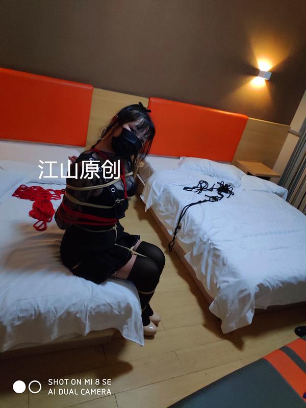 姐妹系列之凪 爆乳缚+后手折缚 山东高校的大四毕业生，今年毕业。凪，车模，主播，声优，音质非常有特点，身材非常爆炸，是我所绑过的妹子里身材最爆炸的。后手折臂缚的图没有放上面， 看过视频就知道，柔韧性是相当的好。江山，3516763647///3401955913，安徽周边寻找合作的妹子，有兴趣的可以滴滴哦。有公主病的请勿扰。江山，脾气非常好，极为容易相处，放心的骚扰哦