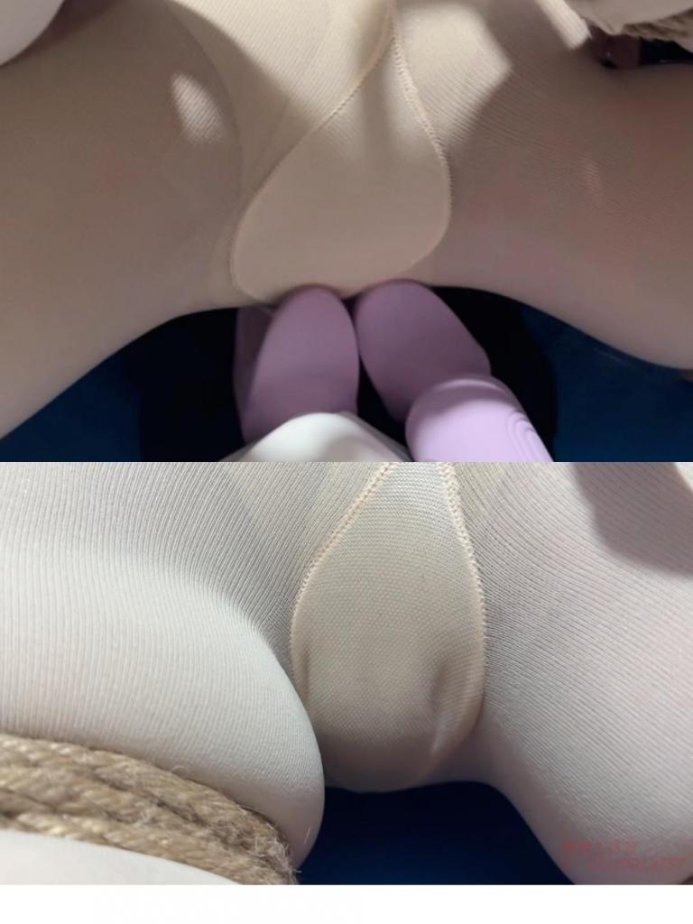 媚娘工作室-被折磨失禁的职场小姐姐（粉丝剧本） 媚娘工作室<br>V:13230013757<br>线下T验 线下陪玩 私人定制 全国上课<br>职场小姐穿着白色上衣，黑色包臀裙，肉嫩色丝袜，红色绑带高跟鞋，上半身直臂拉起固定在小推车上，双腿M字捆绑同样固定在推车上，头发被绳子捆绑拉起，强制抬头，下T被全部L漏出来，一览无余，绑匪将她的双眼用绷带蒙上。在推车上的职场小姐不断发出痛苦的呻吟。绑匪拿出p机，放在职场小姐的嘴边，樱桃般的小嘴被狠狠的塞入硕大的假Y，开启P机，在小嘴里来回抽插，绑匪也没闲着，将ZD棒固定在小推车上，职场小姐无处可躲，任由ZD棒刺激稚嫩的花园。逐渐职场小姐开始享受起来，就算绑匪拉走小推车，也放不开嘴的大物，绑匪看着淫荡的职场小姐姐，又拿出一个zd棒，刺激的小姐姐想要逃离，无论职场小姐姐如何喊叫绑匪依旧不松手，职场小姐嘴里不断喊出不要不要，原来是快要被玩N了，随着最后一声大喊，下T喷涌出黄色液体，打湿了丝袜，职场小姐姐嘴里大口喘着气......