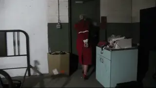 逃跑失败被抓住后手吊缚 点个关注不迷路！