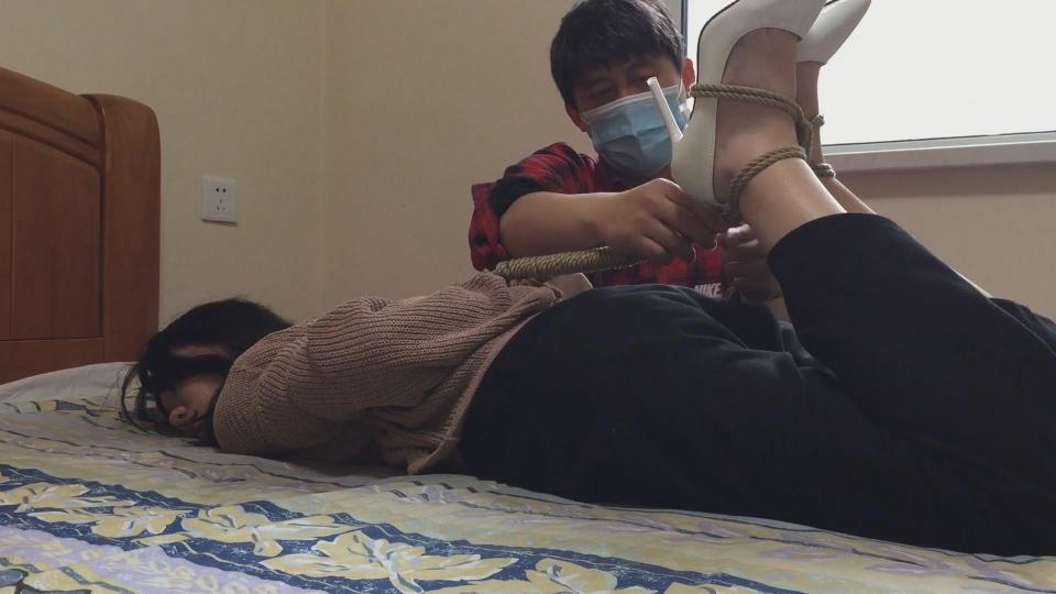 syfhzm沈阳风华正茂沈阳绳艺 新人报道呀 气质不错 哈哈 加我微信 QQ好友经常满<br>297506318<br>补链接 要链接什么的 加我微信就行<br>朋友你吃饭没呢？<br>给模特起个名字吧。。。<br>我是又懒又笨。。。
