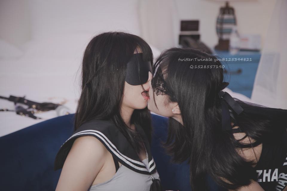 【绿帽学院】双妹子百合(1) - 这次两妹子自己互调一把，有打到部位喊得可凄惨，什么时候妹子能交换口水法式一把就完美了~图太多了，分两部发。 [中国女孩,百合女同]