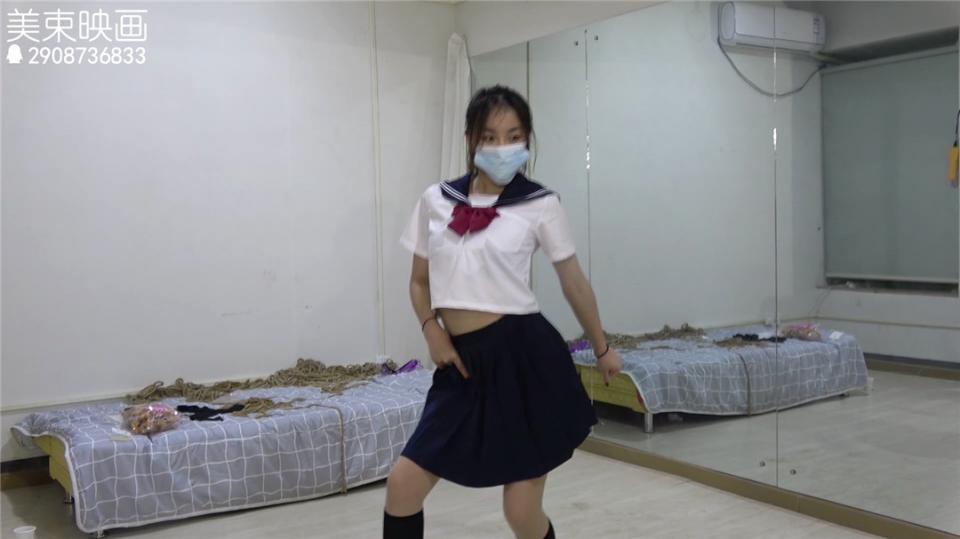 【美束映画】舞蹈萱萱，再来，这次水手服，跳出不一样的舞姿。(百度云盘中请下载解压缩观看） 这次跳的，比第一次好太多了，看来还是需要习惯，需要适应，需要真心去感受绳艺束缚带来那给人快感与沉静！<br>好了，不多说了！无图无真相，所以，图来！！！<br><br>视屏时长：22分02秒<br>清晰度：1920:1080p<br>大小：1143M<br><br>此外，武汉美束映画工作室欢迎大家约拍定拍了！我们不敢说是最便宜的，但是绝对保证最高性价比！ <br>目前有果果，佩佩，林萌，婷婷，维娜，暴富，KK，炎，姗姗，萱萱，小琛，妍儿，小姜，小游等10多位模特接受约拍定拍，环肥燕瘦，沉鱼落雁！各种模特任你选择！<br>联系企鹅：老男孩 2908736833<br>好了，下面就是连接了，希望大家喜欢多多购买，你们的支持，才是我们发展的最大鼓舞和动力。