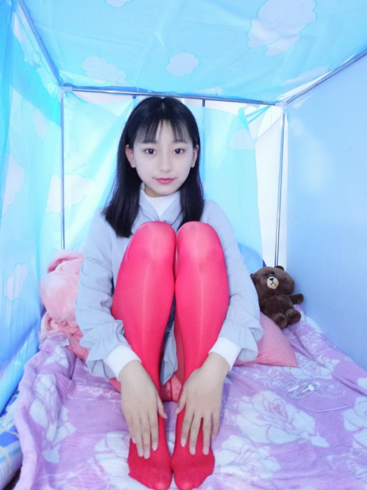 蓓蓓 - 彩色厚丝袜 穿了多双丝袜勾搭人 - 蓓蓓 - 彩色厚丝袜 穿了多双丝袜勾搭人