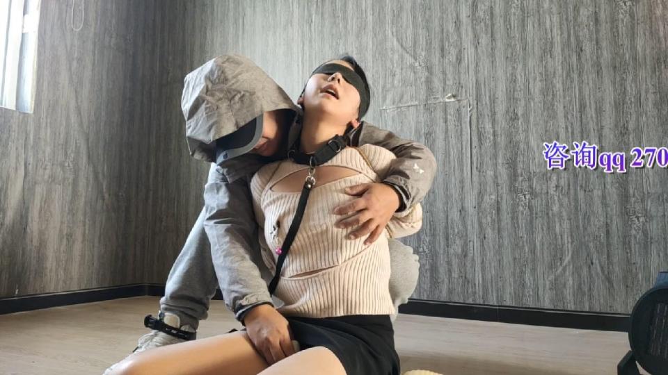 挑逗第一次来的美女 美女第一次来，被绑后，蒙眼挑逗，各种刺激，把美女刺激呻吟不断，受不了了<span style='color:#b0b0b0;'>[購入後に隠しワードが表示されます]</span>