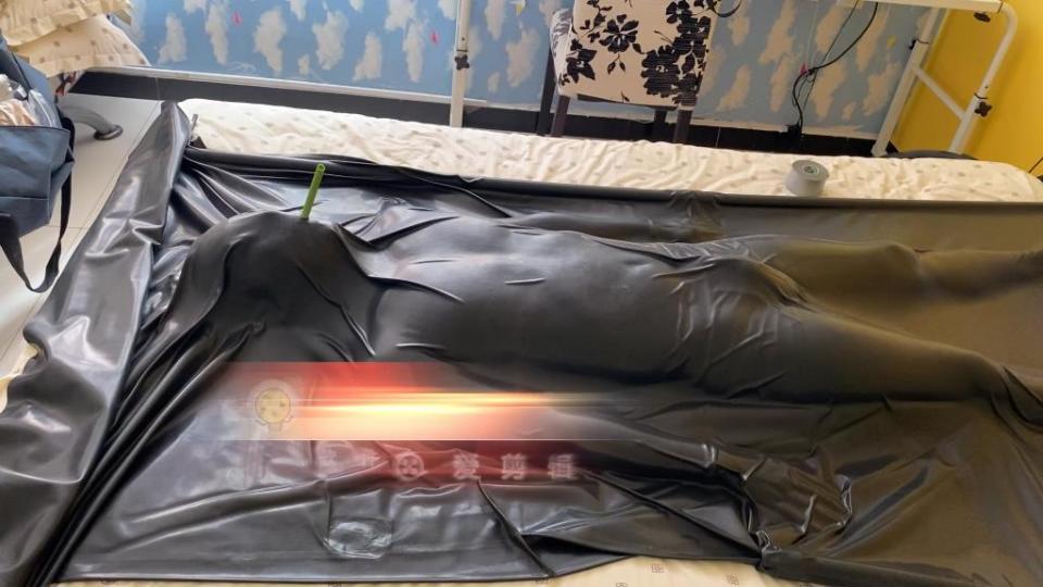 真空床榨精 双AV棒子强高  日常真空床体验，这次出门太匆忙少带了一根真空床架子，但该动不了还是动不了 乖乖被榨精吧<br>【招 聘】天津及附近地区兼职女绳模，待遇优厚，工作时间灵活。<br>作者;黑魔法师<br>qq；2946045390<br>京津冀地区有喜欢真空床 真空柜子 木乃伊全包的 可以加我交流 体验