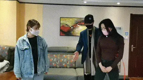欧式直臂绳艺捆绑现场教学生 欧式直臂绳艺捆绑现场教学生，今天新来学生想学习捆绑，现场教学现场捆绑。视频解压密码：chuxin  .           -              -           -<br>一绳所爱绳艺体验店面向全国爱好者开放，本店提供绳艺捆绑模特服务、体验女绳师捆绑服务、体验长时间囚禁服务、场地出租、专业麻绳销售，原创视频套图销售、作品定制等，另外本店招募同好合作伙伴。微信：351552501初心