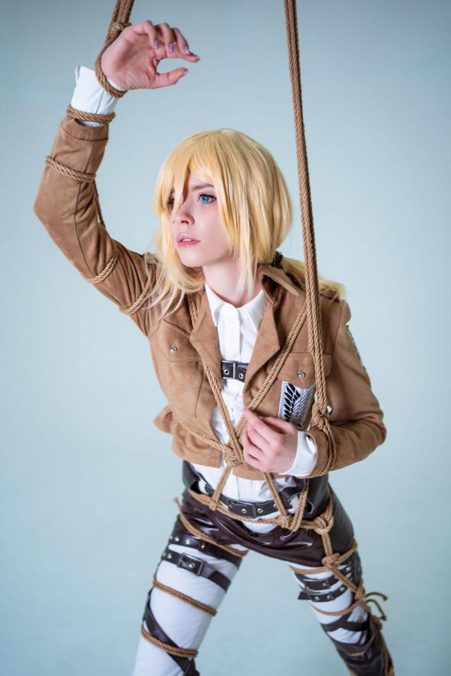 Cute Caterpillar Historia Reiss [吊缚,COSPLAY,情趣（皮革/女王）,日本美女,内衣秀,皮带,长筒靴,赤脚裸足]