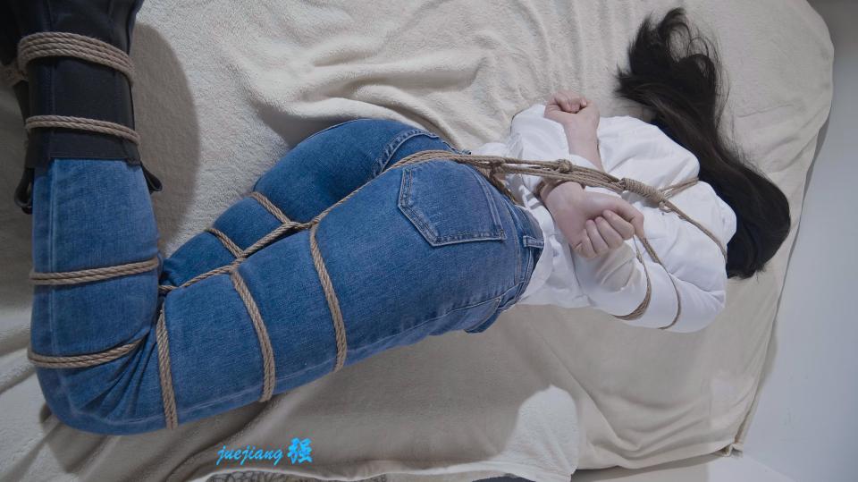 小舞紧缚81P - 客户定拍的套图 [中国女孩]