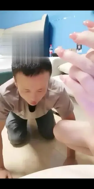 调教工地狗【六六】 套路调教民工，                                                          恋足耳光羞辱