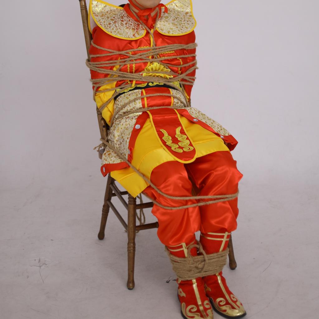 寻找深圳同好，本人喜欢穿着cos服被绑起来。 [COSPLAY]