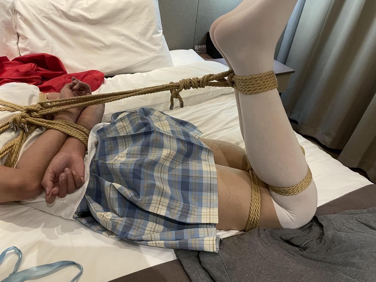 伪娘白丝捆绑 - 绳模的信息暂时不透露，绳师是我，同好可以交流绳艺 qq2973641510 [伪娘]
