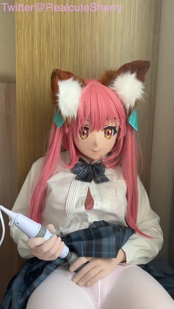 【kigurumi】JK白丝震动Play 穿好JK的小狐狸突然之间拿起了小话筒，是想发出怎样可爱的声音呢？各位敬请期待吧~（刚刚入坑的萌新kiger，拍摄经验不足，还请各位多多指教~希望能够认识更多的同好们~）<br>网盘压缩包为双层压缩，解压完第一层后将第二层的扩展名改为zip后，即可解压~