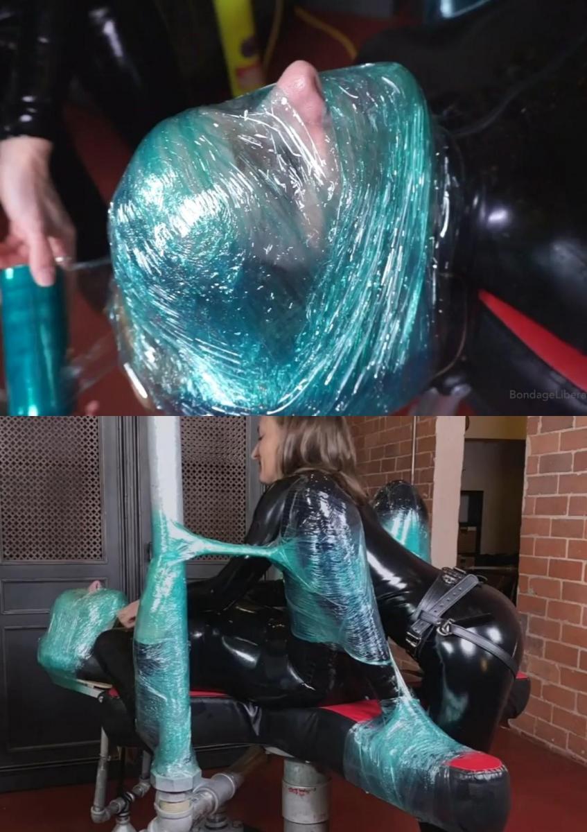 When Elise Met Medical Slave - Medical Slave and Elise Graves - Dressed in Shiny Catsuit, Medical Sl When Elise Met Medical Slave - Medical Slave and Elise Graves - Dressed in Shiny Catsuit, Medical Slave is Wrapped, Exposed, Teased and Fucked天哪！我已经有一段时间没有和一个喜欢束缚的新女性朋友玩了！和《医奴》一起玩很开心，我认为这表明：）穿着闪亮的黑色紧身衣，《医奴”和我在“操”车上玩得很开心。我用保鲜膜把她的身体裹在手推车上——包括她的头和脸。 Oh my! It’s been a while since I have had the pleasure of playing with a new lady friend who loves bondage! Medical Slave was a pleasure to play with, and I think it shows :) Dressed in shiny black catsuits, Medical Slave and I have a lot of fun on the Fuck cart. I wrapped her body to the cart with plastic wrap - including her head and face. 