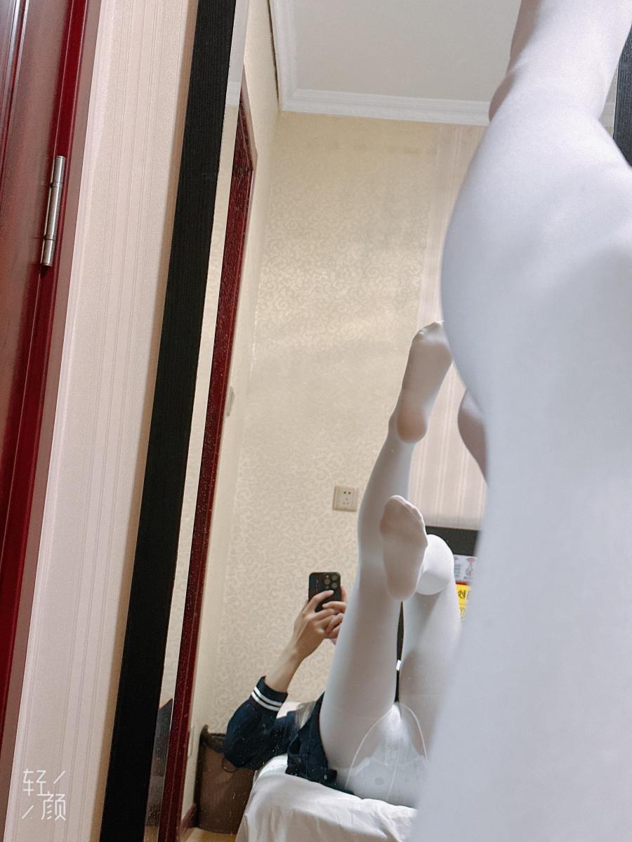 白丝足疗会舒服嘛 - 好久没更新了hhh 这次是jk白丝 第一次穿小裙子自我感觉还不错诶  喜欢的盆友多多支持一下哦 [恋足]