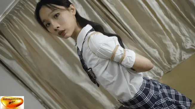 融儿JK美少女，首部紧缚片发行！！！（定拍已经开始），融儿紧缚测试上部……80分钟紧缚测试、融儿164大一，小巧精致女孩、驷马，吊缚+踮脚吊、跪走、蹦缚、属于女孩的紧缚体验开始了，全程小脸羞红，香汗微 融儿JK美少女，融儿首部紧缚片发行！！！（定拍已经开始），融儿紧缚测试上部……80分钟紧缚测试、融儿164大一，小巧精致女孩、驷马，吊缚 踮脚吊、跪走、蹦缚紧缚体验开始了，全程小脸羞红，香汗微喘……文件限制分成上下部。定拍qq364482430,双压缩无密。