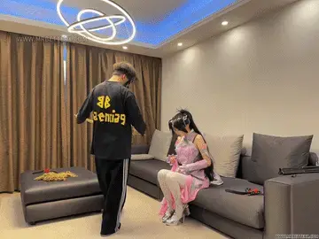 贝特定拍，小舞束缚 模特倩倩，小舞cos，倩倩的颜值身段还是挺适合cos小舞的，头发稍微有一丝飘逸，不过并不影响小舞姐的盛世美颜，口球堵嘴，流口水，挠脚心，全身紧缚加调教。<br>解压密码：12345