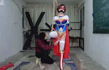 【樱束原创】《超人的噩梦》定拍转公映！性感的女超人居然被邪恶的歹徒算计！可想而知晕厥的她将要遭受到怎样的屈辱对待.... 剧情简介：<br>定拍转公映！性感的女超人居然被邪恶的歹徒算计！可想而知晕厥的她将要遭受到怎样的屈辱对待....丝袜堵嘴折磨！单脚吊捆绑！屈辱的棒棒猛烈输出求饶都无用！性感翘臀玩弄！狂挠白袜脚心折磨！<br><br>樱束联系方式：QQ1565437   QQ5909437   官方邮箱：yingshuyc@gmail.com(记住邮箱回家不迷路)<br>统一解压密码：qq1565437    <br><br>视频格式：MP4<br>分辨率：1080P<br>时长：40分钟<br>大小：2.0G