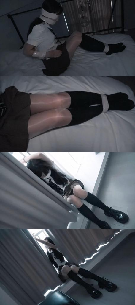 油亮丝袜JK妹妹居家自玩丝袜全包，谁料劫匪入室胶带捆绑，手铐高手束缚…… jk妹妹网购一代宗丝加肥加大连裤袜，在床上玩起了丝袜全包，谁料劫匪登场，用胶带把油亮丝袜JK妹妹绑起来了，后面也发生一些黑幕意料之中xx的事情。最后把JK妹妹用手铐高手束缚在栏杆上，扬长而去……<br><br>网盘解压码：123456