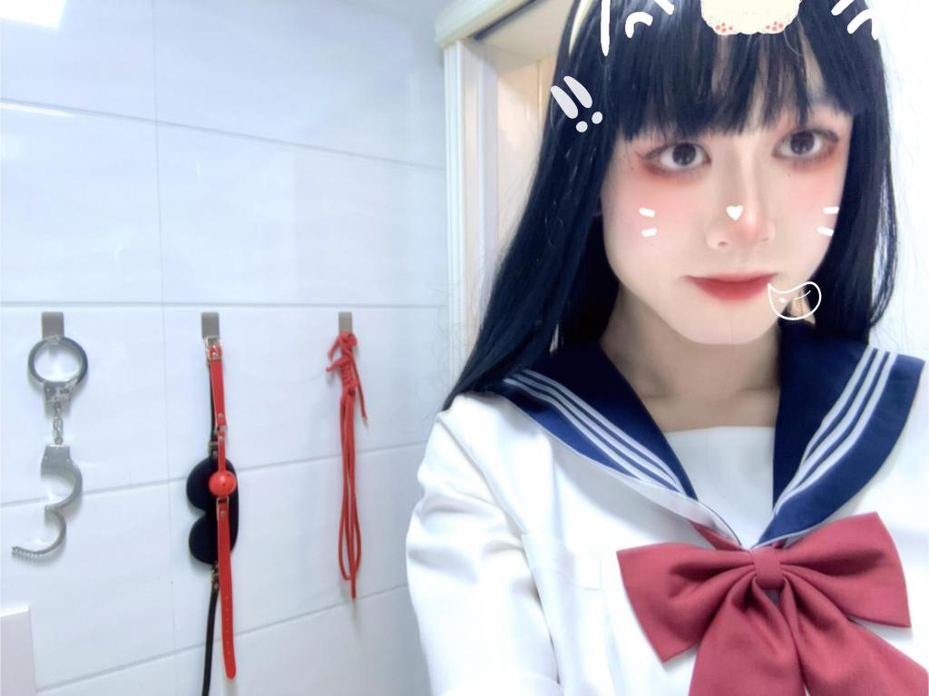 惠瑶的一组自拍 - 我是惠瑶，是一个喜欢当女孩子的伪娘，想被紧紧的束缚但又是一个自缚苦手，愿意把我紧紧捆绑起来嘛。
线上交流，线下约绑都可以，坐标武汉，可站内私信，欢迎大家找我玩。 [Sailor suit,LGBTQ,J. School Uniform,勾引]