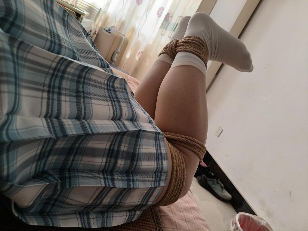 郑州交友  男m或cdm都可以 - 穿粉色衣服的是冬天拍的，穿蓝色衣服的是夏天拍的。喜欢jk，喜欢口球。还没尝试过其他衣服，欢迎交流交流！