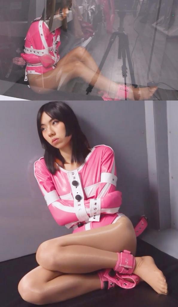 2024-08-16  Scene 2: Sylvie 2 小时的隔离。在被迫站立了感觉像永远一样之后，小西尔维被转移到后面的房间，被直立地锁起来，再次独自一人。两台摄像机记录了她真实的反应。2 hours isolation. After being forced to stand for what felt like forever, little Sylvie is transferred into the back room to be locked upright and left alone again. Two cameras for her genuine reactions.