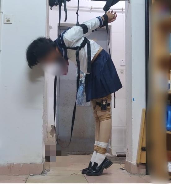 jk自缚 - 安徽交友宝子们，一个人好困难T_T，大家有什么想看的可以提 [学生（水手服）,后手吊缚,棉袜,伪娘,短袜,JK,自嗨,自缚,强制站立]