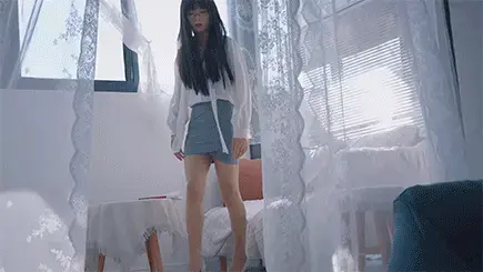 合集促销！【丝米】《沦为狗奴的小叶》1至5全集【已购买单集的兄弟注意不要重复购买，感谢支持！】OL娇美男娘小叶，女装取个外卖，门没关紧，被小哥入室，遭遇捂晕捆绑，下面被小哥塞上跳弹玩弄，开关一开，小叶 【平台在线版为低码率版，高码率版本在百度网盘】<br>【已购买单集的兄弟注意不要重复购买，感谢支持！】<br>剧情简介：<br>《沦为狗奴的小叶》1至5全集，购买合集超优惠！<br><br>第1集: OL娇美男娘小叶，女装取个外卖，门没关紧，被小哥入室，遭遇捂晕捆绑，下面被小哥塞上跳弹玩弄，开关一开，小叶就妖娆地扭动起肉丝美腿，身子酥软，下面竟然慢慢硬了，呜呜娇喘……<br><br>第2集: 男娘小叶逐渐适应狗奴的身份，被主人溜几圈以后外卖到了，被要求以狗狗的模样取外卖羞耻感爆棚，奖励舔牛奶陪着主人吃饭，饭后也不忘蹂躏一番，第二天狗笼到了...<br><br>第3集: 清晨男娘小叶熟练的爬出笼子，装戴好自己，锁好手铐脚铐，用玩具开始享受起来，眼看主人下班回家，赶紧爬到门前迎接，比起来自己玩，小狗狗更喜欢主人的调教...<br><br>第4集: 今天男娘小叶化身小厨娘在家陪主人玩，而后在要求下换上旗袍给主人扇风，谁知偷懒被发现，单手套 [X_X] 假阳口塞 吊缚 开腿器伺候，玩爽的主人又把小叶关了起来<br><br>第5集: 男娘小叶躲衣柜里偷偷玩棒棒，通过开启小狗身上郊狼听到衣柜发出声音，随后跪地牵出，严密紧缚吊起来责罚，[X_X] 棒棒 郊狼 马具口球，刺激不断，小狗狗好像在享受？看来驯服很成功<br><br>————————————————————————————————————<br>定拍服务QQ号：984353792<br>—————————————————————————————————————<br>解压密码：simi<br>压缩文件后，改后缀为MP4