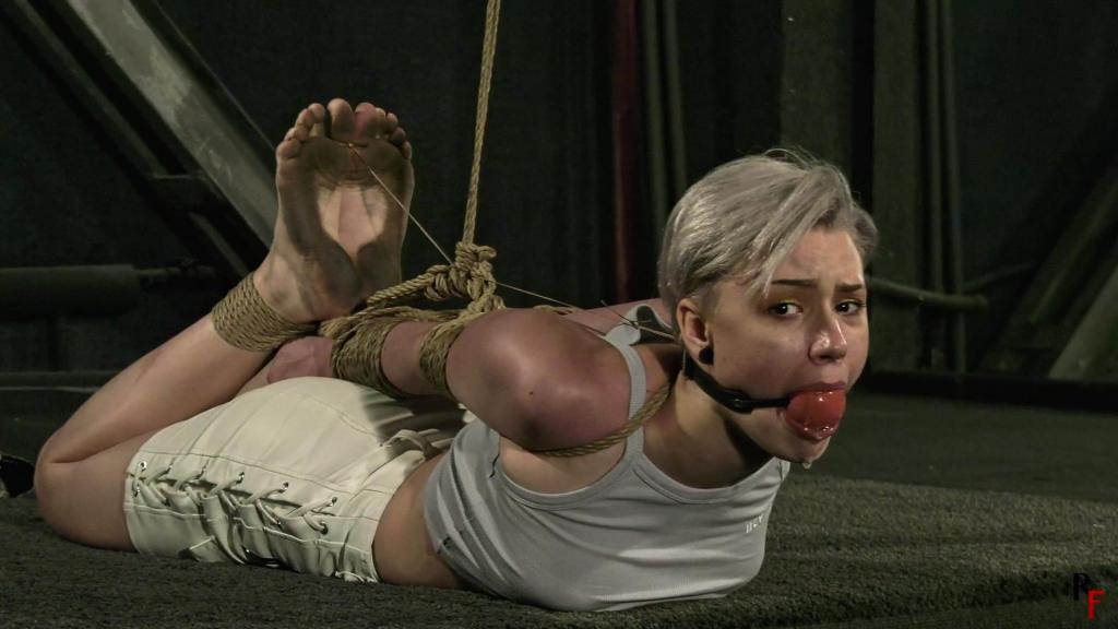 Astrid is hogtied with a very dirty feet  [驷马（俯卧）,布条/绷带,口球,Russian fetish]