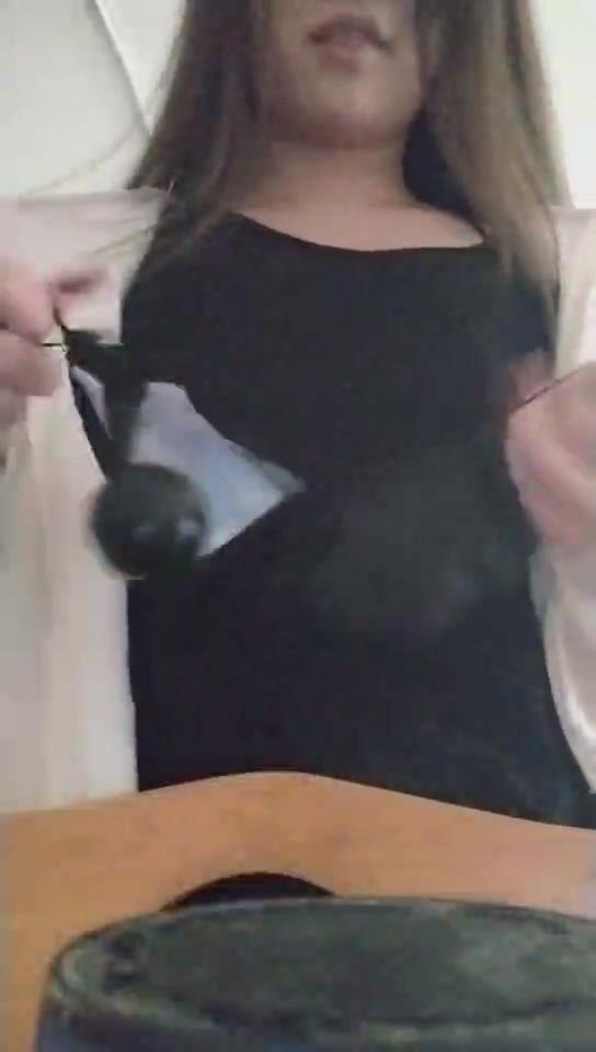 参加考试（记录篇） （私野传媒回来了）解压密码：54bb  （解压两次） 喜欢的点个关注 <br>Q:2467160159 <br><br>05后的姑娘贝贝参加M考试<br>自己带上防作弊口罩接受M训练<br>乘坐专车去完成即将到来的约调<br>在车上第一次戴上手铐，挑战去加油站加油<br>预知后续如何，欢迎关注<br>---------------------------------------------------<br>✅-福建诚心招聘模特，有诚意私聊详谈。丨<br>---------------------------------------------------<br>✅定拍、约拍等其它业务咨询请加Q表明来意。<br>✅定拍特惠（送原） 欢迎来咨询<br>✅有什么适合的衣服 也可以私信我。<br>✅解压密码：54bb<br>✅加Q前表明来意。