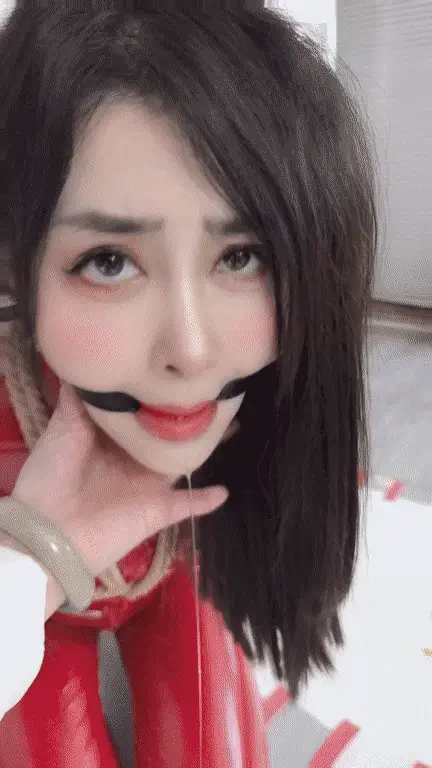 高冷御姐皮衣新作来袭！《绝望无助的女搜查官》口球捆绑楚楚可怜 新人新作请查阅，高冷御姐无奈求助，眼神充满绝望，口水眼泪麻绳红色皮衣，绝对物超所值！<br>视频片长：00:18:27<br>视频大小：2.8G<br><br>购买后查看验证码<span style='color:#b0b0b0;'>[隐藏文字，购买后可见]</span>