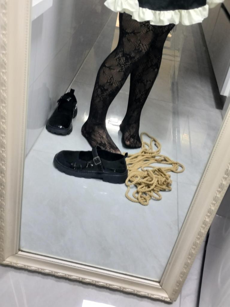 河北 邯郸 交友（女仆装网袜） - 是男娘！
最近放假回老家了
买了女仆装和小皮鞋，自己捆了捆试一下