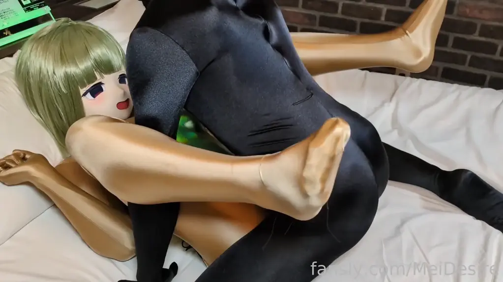 MeiDesire Kigurumi（Sep 18, 2025） 全包zentai的kig男娘娃娃的尻穴侍奉~，穿着绿色漆皮的兔女郎装，任由主人抚摸调情，兔女郎的裆部遮挡着填充物的小棒棒，本该是小xue的位置被尻穴取代~，被主人随意打桩，被猛烈抽插的同时不断yin叫，还被主人掐脖子制息真的是变成了yin荡的RBQ杏爱娃娃了呢~<br>20_Mish<br><br>#fyp<br>#kigurumi #cosplay<br>#animegao #trap<br>#crossdresser #crossdressing<br>#doll #cosplay<br>#animegirl #cute #maid #hentai #sex #Mish<br>#着ぐるみ#キグルミ#ラテックス#ゴム#ドール#全身スーツ<br>#kigurumi#头壳#玩偶装#玩偶娃娃#恋物#面具#全包紧身衣#伪娘#小男娘#兔女郎#插入#尻穴<br><br><span style='color:#b0b0b0;'>[隐藏文字，购买后可见]</span>